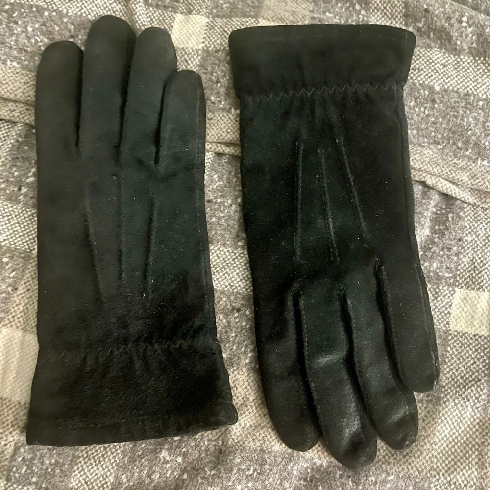 Black suede gloves NWOT